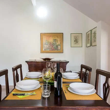 Sotto La Torre Apartment *